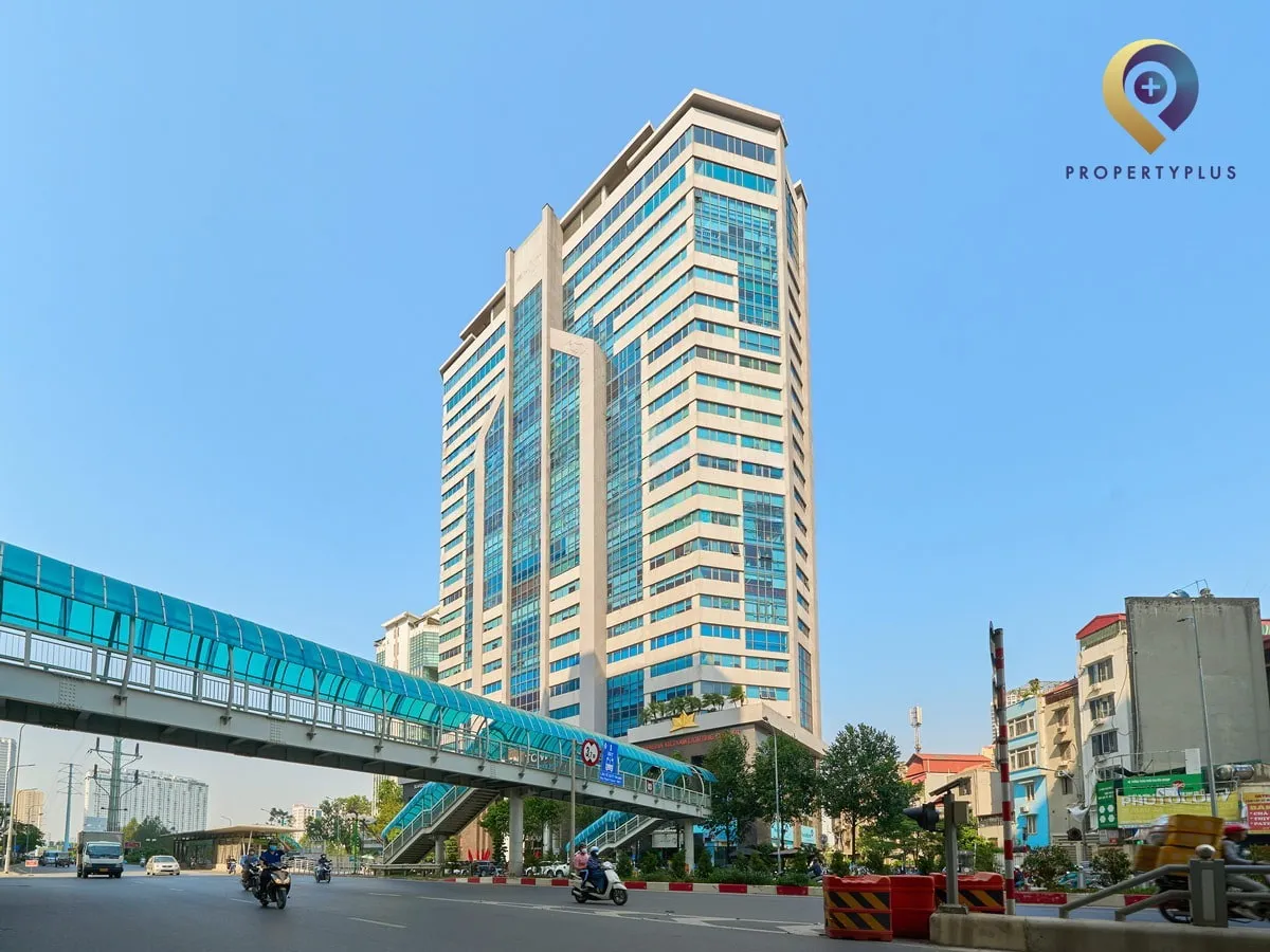 Toàn cảnh tòa nhà Viwaseen Tower nhìn từ góc phố, Hà Nội.